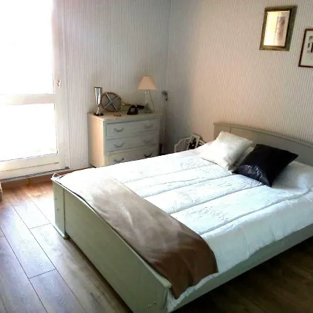 Διαμέρισμα Quiet And Spacious 80m2 Flat Near Historic Center And Quays